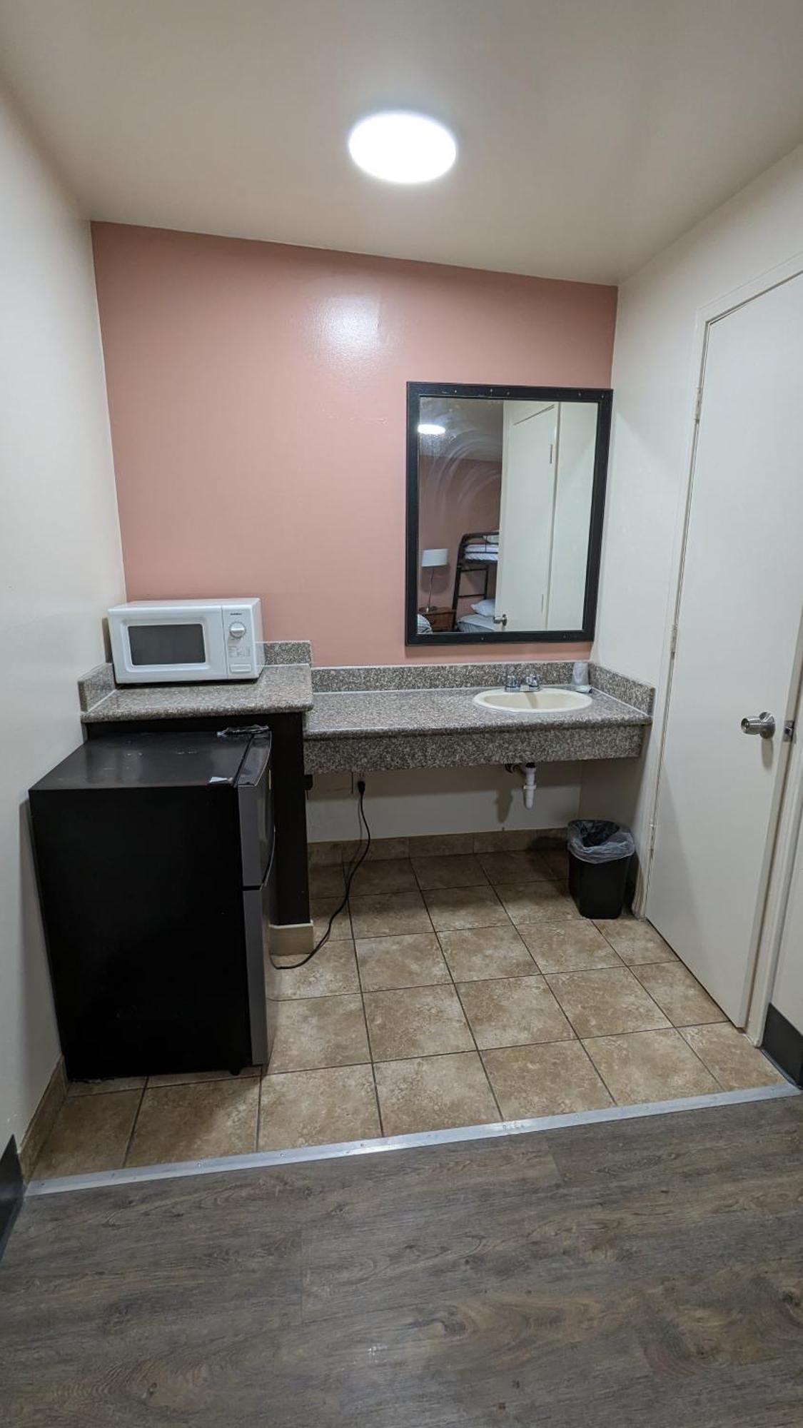 Portland Value Inn Экстерьер фото